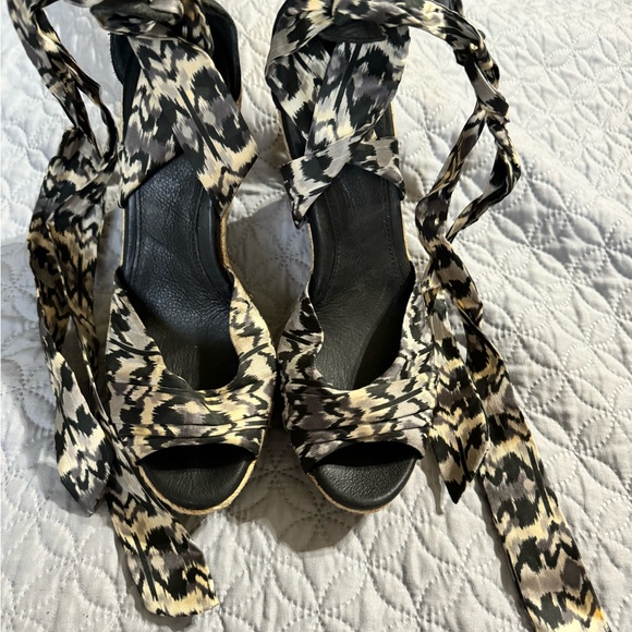 UGG Lucianna Espadrille Wrap Wedges Sz 8 - Picture 2 of 6